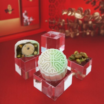 Italian Pistachio with Passionfruit Truffle Snowskin Mooncake