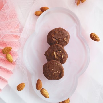 Chocolate Almond Cookies