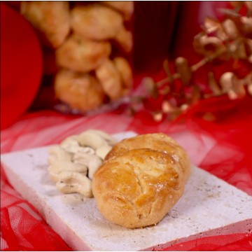 Crispy Cashew Nut Cookies